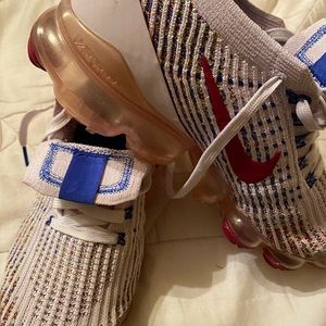 Authentic Nike flyknit vapormax